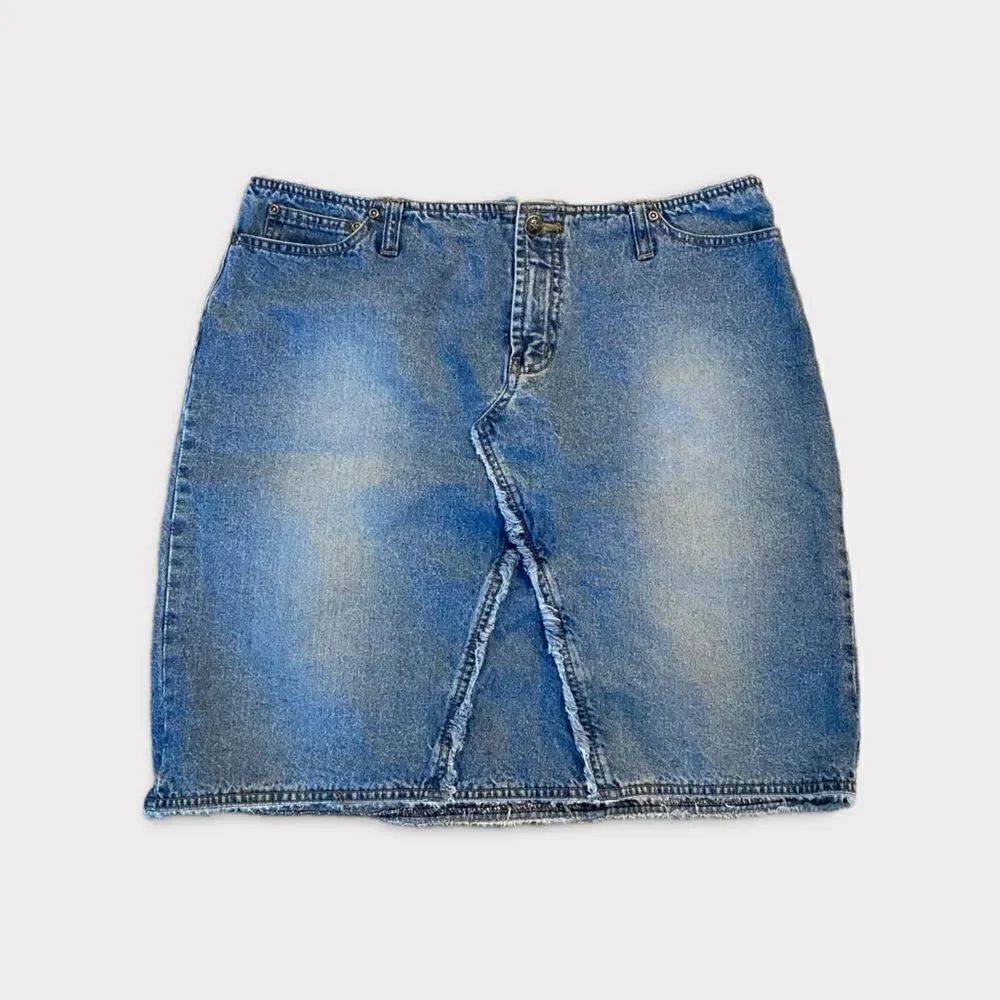 Y2K 2000’s Denim Hem Mini Jean Skirt With Pockets